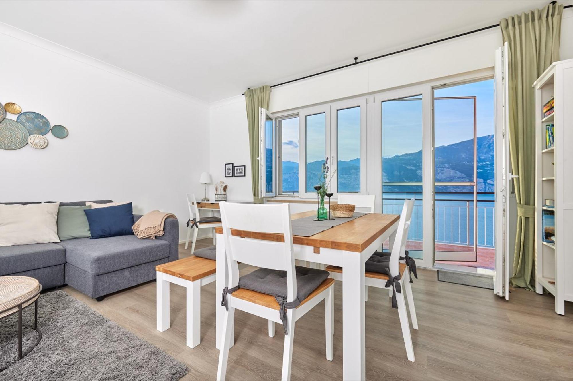 Lake View Luca Apartment Мальчезине Экстерьер фото