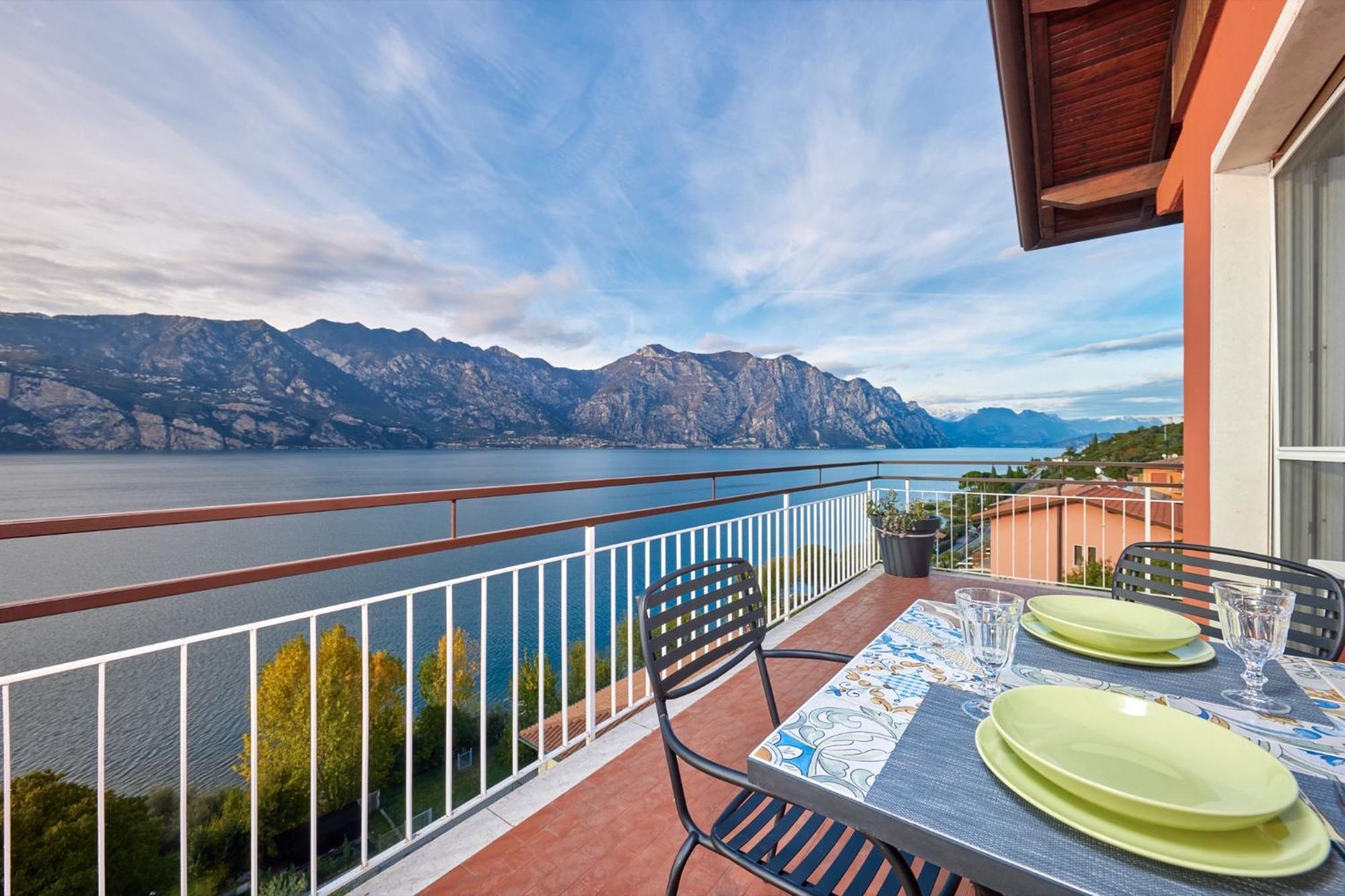 Lake View Luca Apartment Мальчезине Экстерьер фото